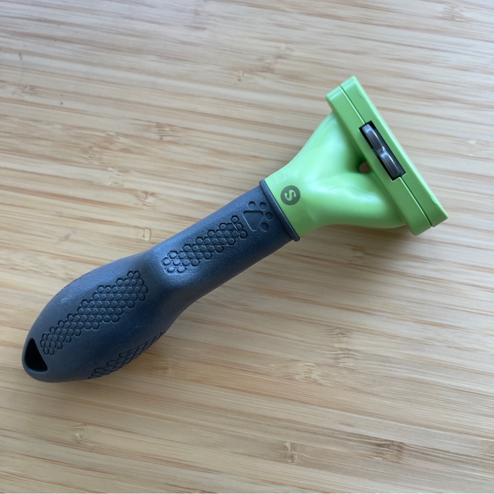 FURminator Green and Black Dog Grooming Tool